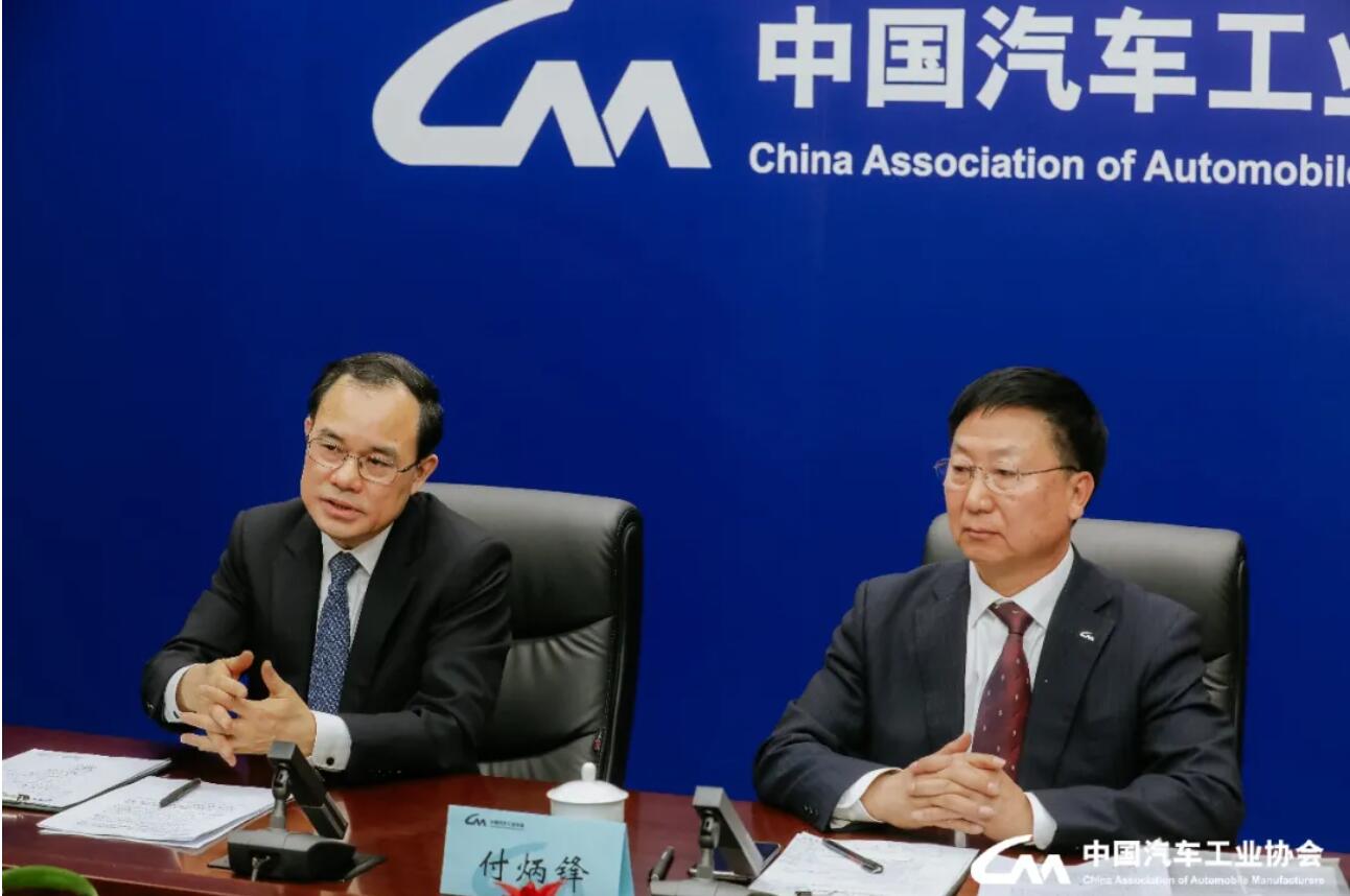 专访朱华荣和付炳锋：中国将成全球汽车产业创新支点